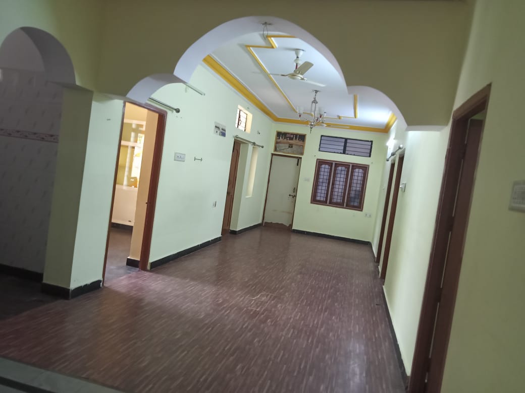2 BHK Apartment For Rent in Roopmati Apartment