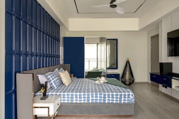 Bedroom in 3 BHK Apartment at Central Park Resorts, Sector 48 – for Rent