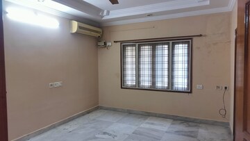 Room in 3 BHK Apartment at Banjara Hills – for Rent