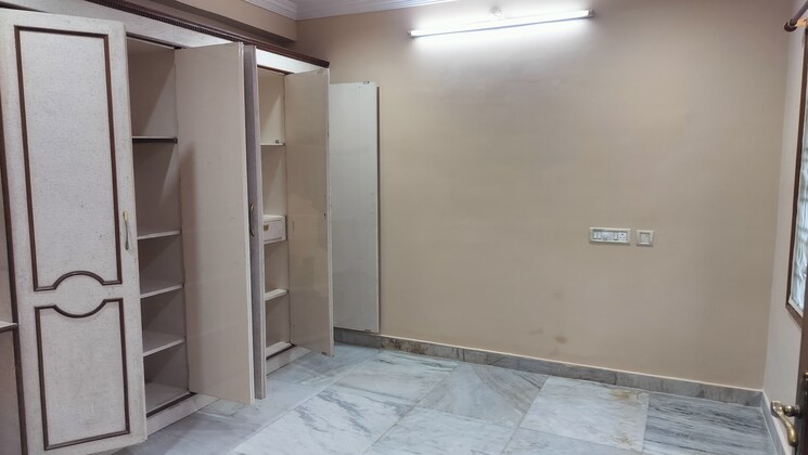 Room, banjara hills 3 Bedroom 1800 Sq.Ft. Apartment In Banjara Hills Hyderabad 9010457