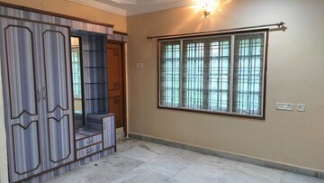 Room in 3 BHK Apartment at Banjara Hills – for Rent