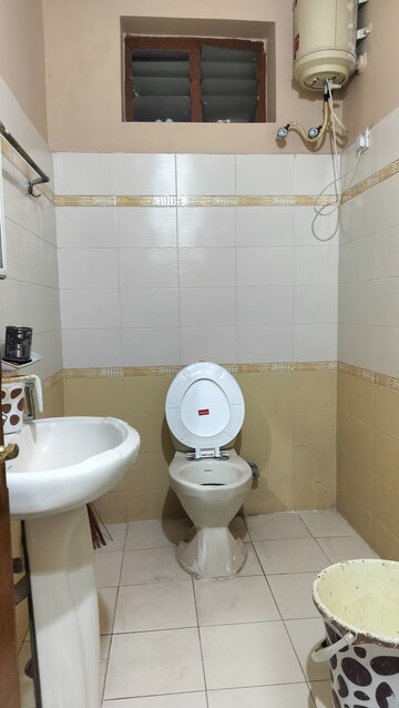 Bathroom in 3 BHK Apartment at Banjara Hills – for Rent