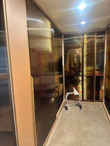 Building Lobby in 4 BHK Apartment at Central Park Resorts, Sector 48 – for Rent