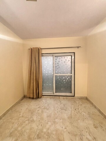 Room in 3 BHK Apartment at Bank Vihar  Apartments, Pitampura – for Rent