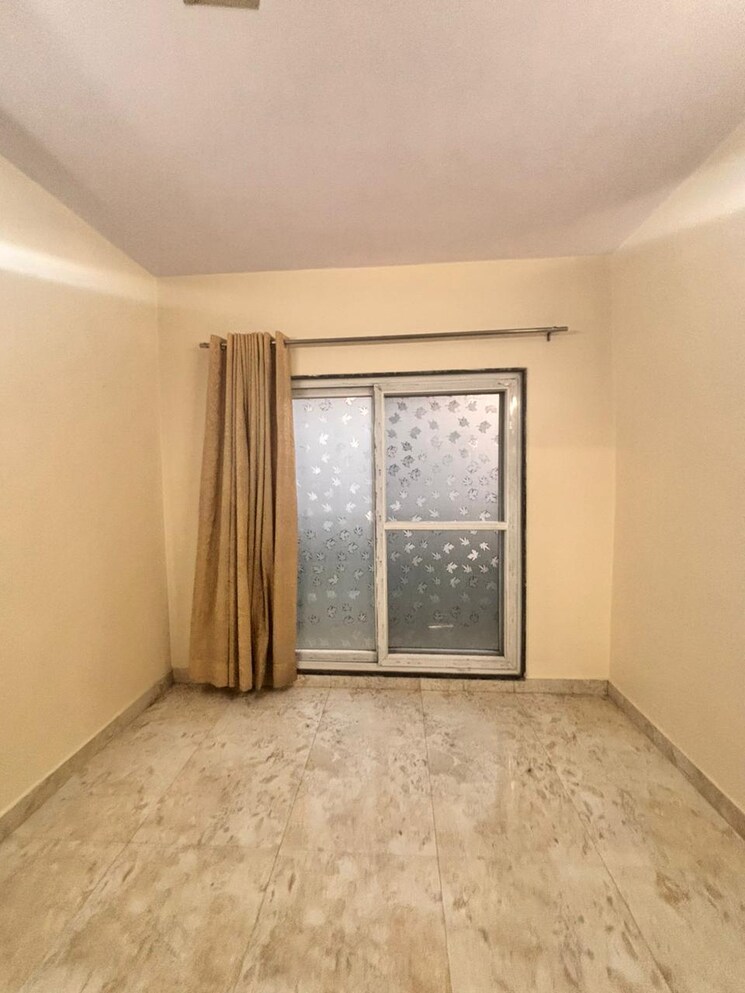 Room, bank-vihar-apartments 3 Bedroom 1500 Sq.Ft. Apartment In Pitampura Delhi 9010477