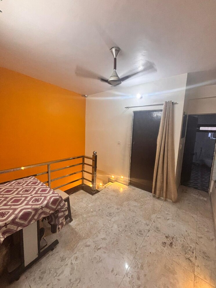 Bedroom, bank-vihar-apartments 3 Bedroom 1500 Sq.Ft. Apartment In Pitampura Delhi 9010477