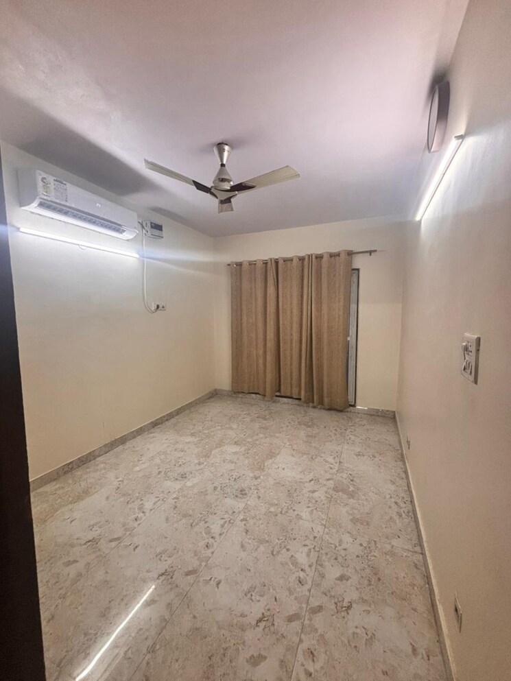 Room, bank-vihar-apartments 3 Bedroom 1500 Sq.Ft. Apartment In Pitampura Delhi 9010477