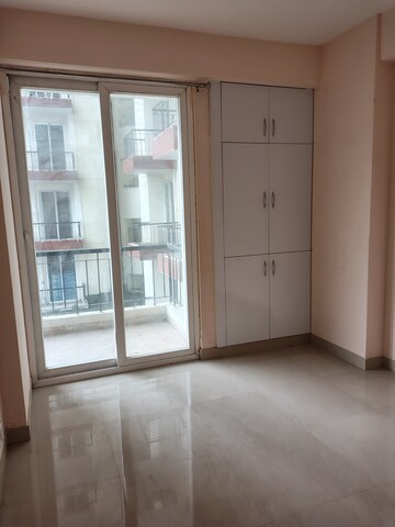 Furnished Amenities in 3 BHK Apartment at Amrapali Dream Valley, Tech Zone 4 Greater Noida – for Rent
