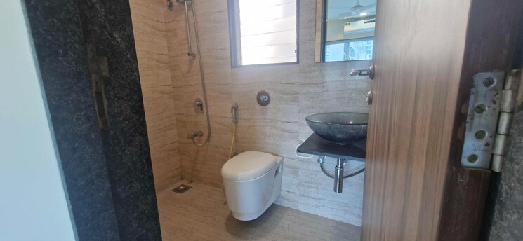Bathroom, dn nagar 2 Bedroom 700 Sq.Ft. Apartment In Dn Nagar Mumbai 9010491