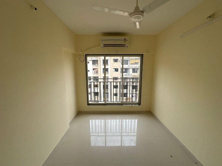 Room, dn nagar 2 Bedroom 790 Sq.Ft. Apartment In Dn Nagar Mumbai 9010501