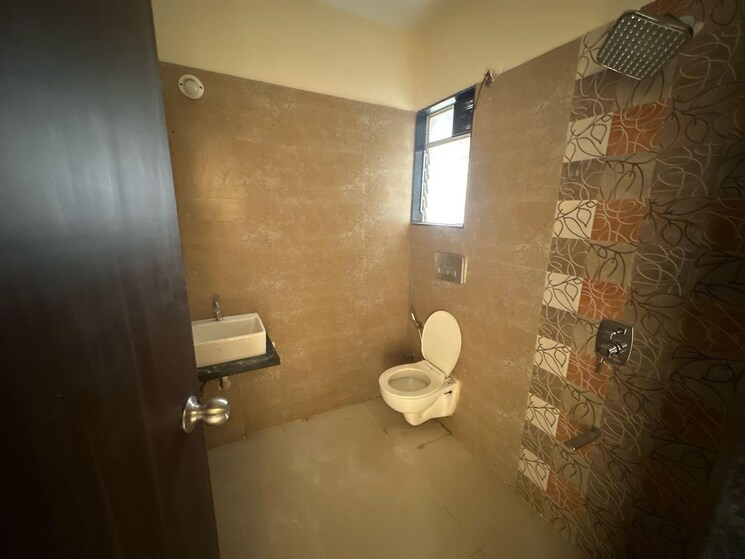 Bathroom, dn nagar 2 Bedroom 790 Sq.Ft. Apartment In Dn Nagar Mumbai 9010501