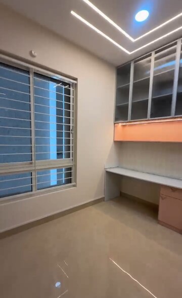 Room in 4 BHK Apartment at Aurobindo Kohinoor, Serilingampally – for Rent