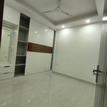 Room in 3 BHK Builder Floor at Malviya Nagar – for Rent