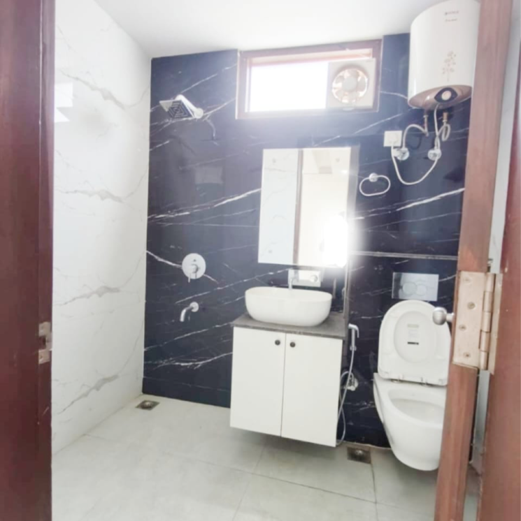 Bathroom, malviya nagar 3 Bedroom 1500 Sq.Ft. Builder Floor In Malviya Nagar Delhi 9010508