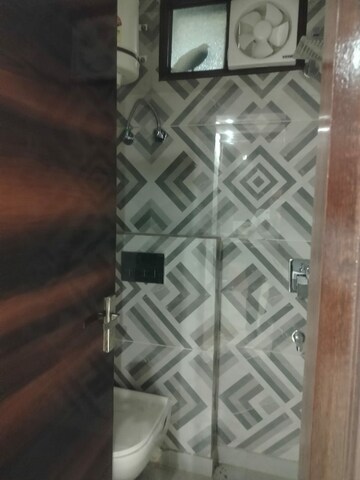 Staircase in 2.5 BHK Builder Floor at Mansarover Garden – for Rent
