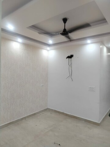 Room in 2.5 BHK Builder Floor at Mansarover Garden – for Rent