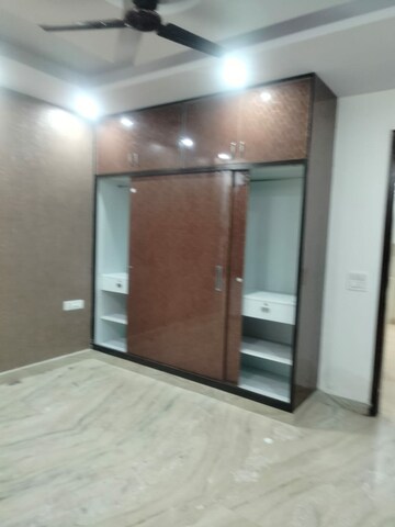 Room in 2.5 BHK Builder Floor at Mansarover Garden – for Rent