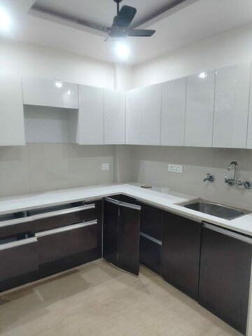 Kitchen in 2.5 BHK Builder Floor at Mansarover Garden – for Rent