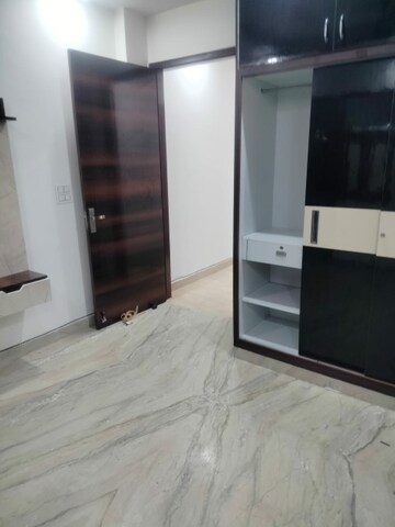 Room in 2.5 BHK Builder Floor at Mansarover Garden – for Rent