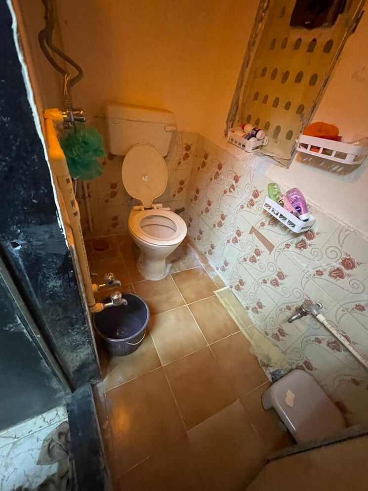 Bathroom, andheri-heights 1 RK 300 Sq.Ft. Apartment In Andheri East Mumbai 9010515