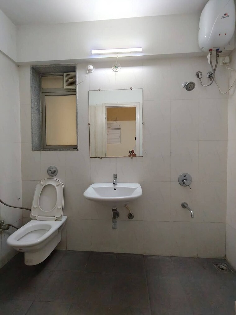 Bathroom, lodha-casa-rio 1.5 Bedroom 563 Sq.Ft. Apartment In Dombivli East Thane 9010520