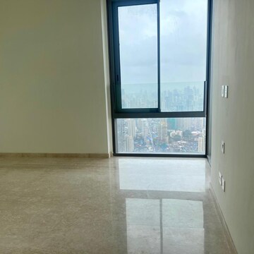 Room in 3 BHK Apartment at Piramal Mahalaxmi, Arthur rd – for Rent