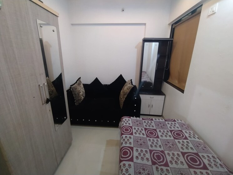 Bedroom, thane west Pg For Girls In Thane West 9010527