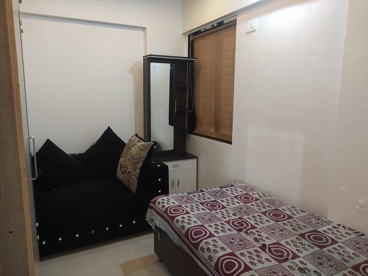 Bedroom, thane west Pg For Girls In Thane West 9010527