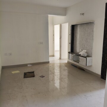 Room in 2 BHK Apartment at Suncity Avenue 102, Sector 102 – for Sale