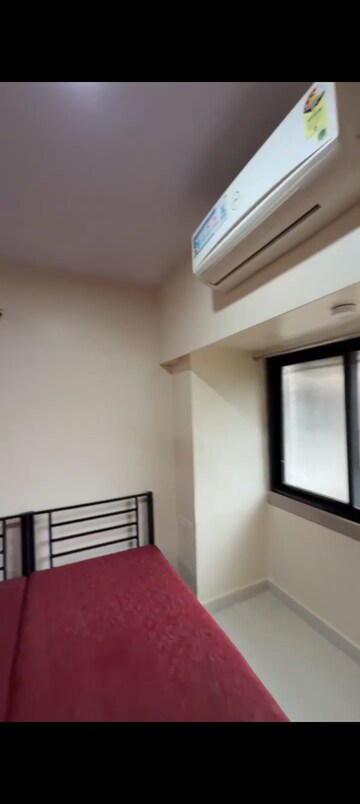 Room in 2 BHK Apartment at Greenfield Rocks CHS, Jogeshwari East – for Rent