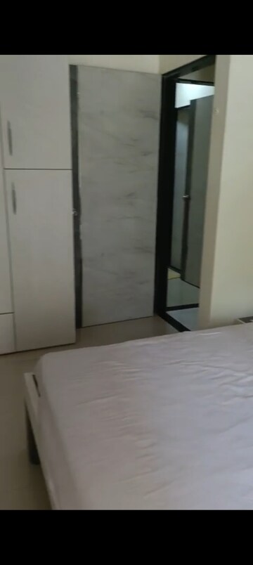 Room in 2 BHK Apartment at Andheri Green Field Towers, Jogeshwari East – for Rent