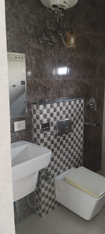 Bathroom in 3 BHK Builder Floor at Mall Fifty One, Sector 51 – for Rent