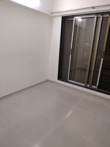 Room in 1.5 BHK Apartment at Vastu Shanti, Andheri East – for Rent