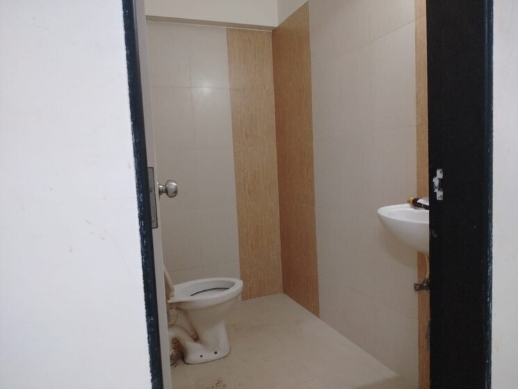 Bathroom, vastu-shanti 1.5 Bedroom 700 Sq.Ft. Apartment In Andheri East Mumbai 9010558