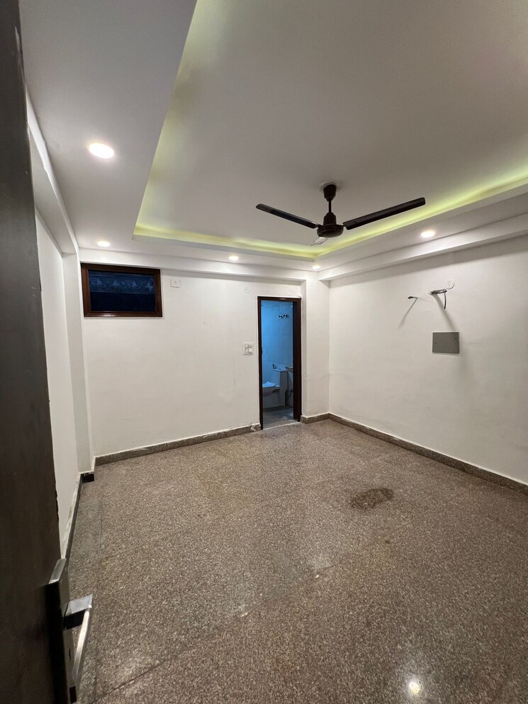 Team Area, huda-cghs 3 Bedroom 2100 Sq.Ft. Apartment In Sector 56 Gurgaon 9010566