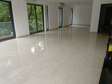 Room in 3 BHK Apartment at Embassy Oasis, Frazer Town – for Rent