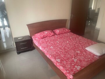 Bedroom in 3.5 BHK Apartment at Ardee City Palm Grove Heights, Sector 52 – for Rent