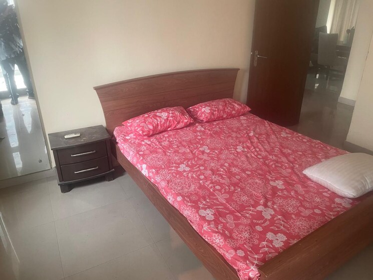 Bedroom, ardee-city-palm-grove-heights 3.5 Bedroom 2400 Sq.Ft. Apartment In Sector 52 Gurgaon 9010582