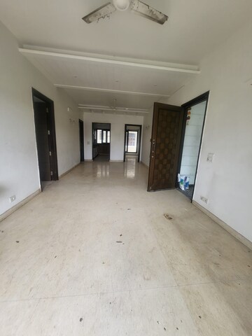 Room in 3 BHK Apartment at Ardee City Palm Grove Heights, Sector 52 – for Rent