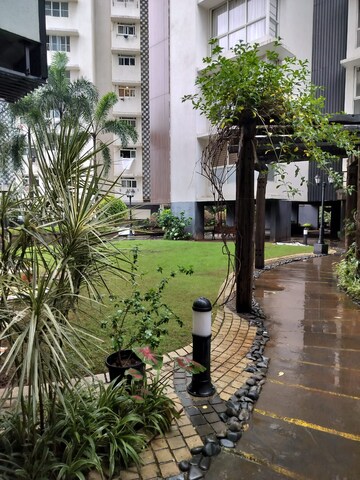 2 BHK Apartment – Garden View at Greenfield CHS, Santacruz West - for Rent