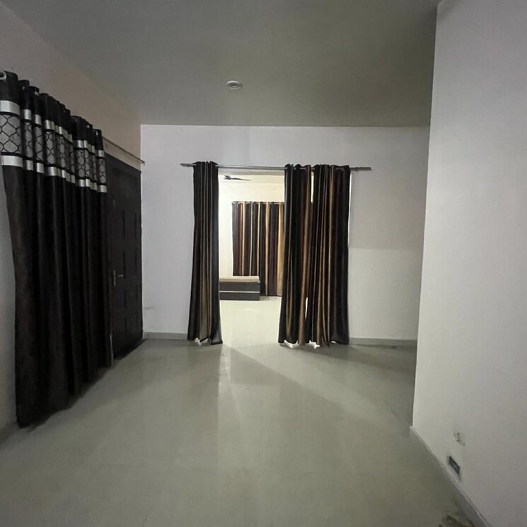Room, gomti nagar Pg For Boys & Girls In Gomti Nagar 9010603
