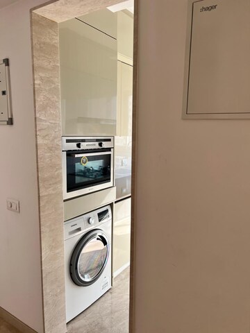 Furnished Amenities in 1 BHK Apartment at Hiranandani Regent Hill, Powai – for Rent