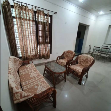 Living Room in  Pg at Gomti Nagar – for Rent