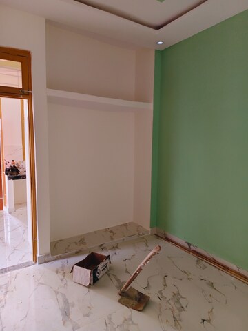 Room in 2 BHK Independent House at Jankipuram Extension – for Sale