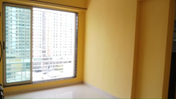 Room in 2 BHK Apartment at Dss Mahavir Universephoeenix, Bhandup West – for Rent