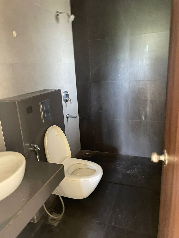 Bathroom, kalpataru-crest 2 Bedroom 775 Sq.Ft. Apartment In Bhandup West Mumbai 9010676