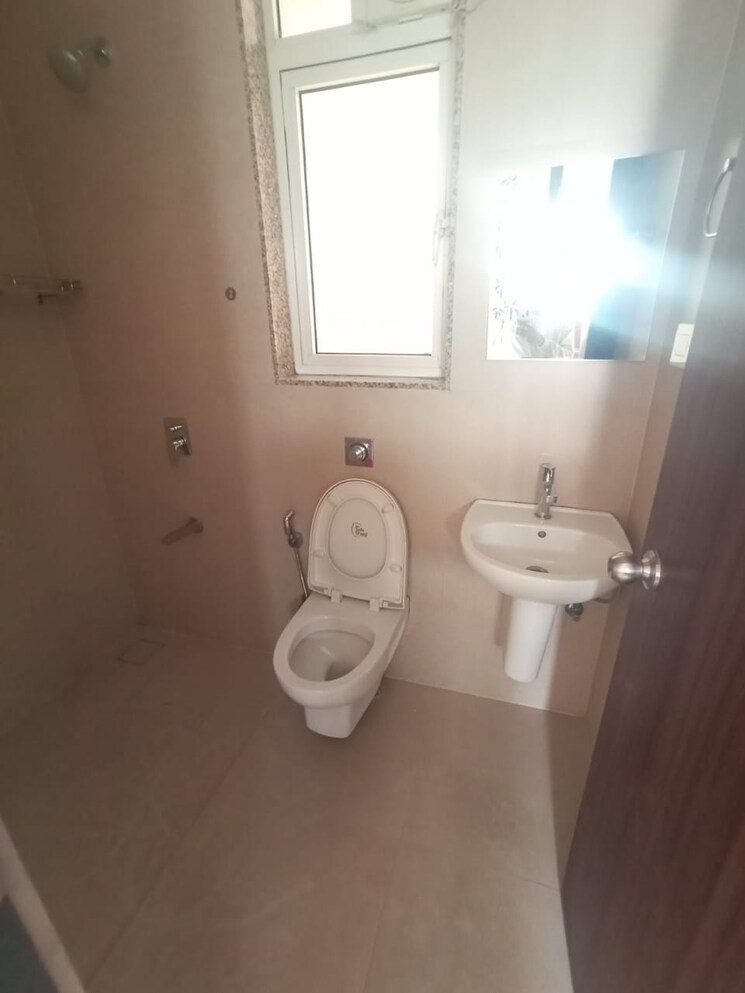 Bathroom, kalpataru-crest 2 Bedroom 775 Sq.Ft. Apartment In Bhandup West Mumbai 9010676