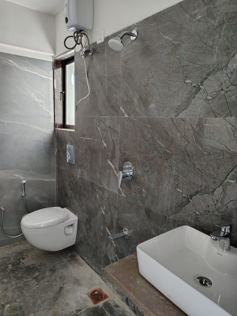 Bathroom, monarch-west-view 3 Bedroom 1264 Sq.Ft. Apartment In Santacruz West Mumbai 9010686