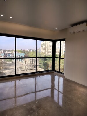 3 BHK Apartment For Sale in Mirchandani Triton, Santacruz West