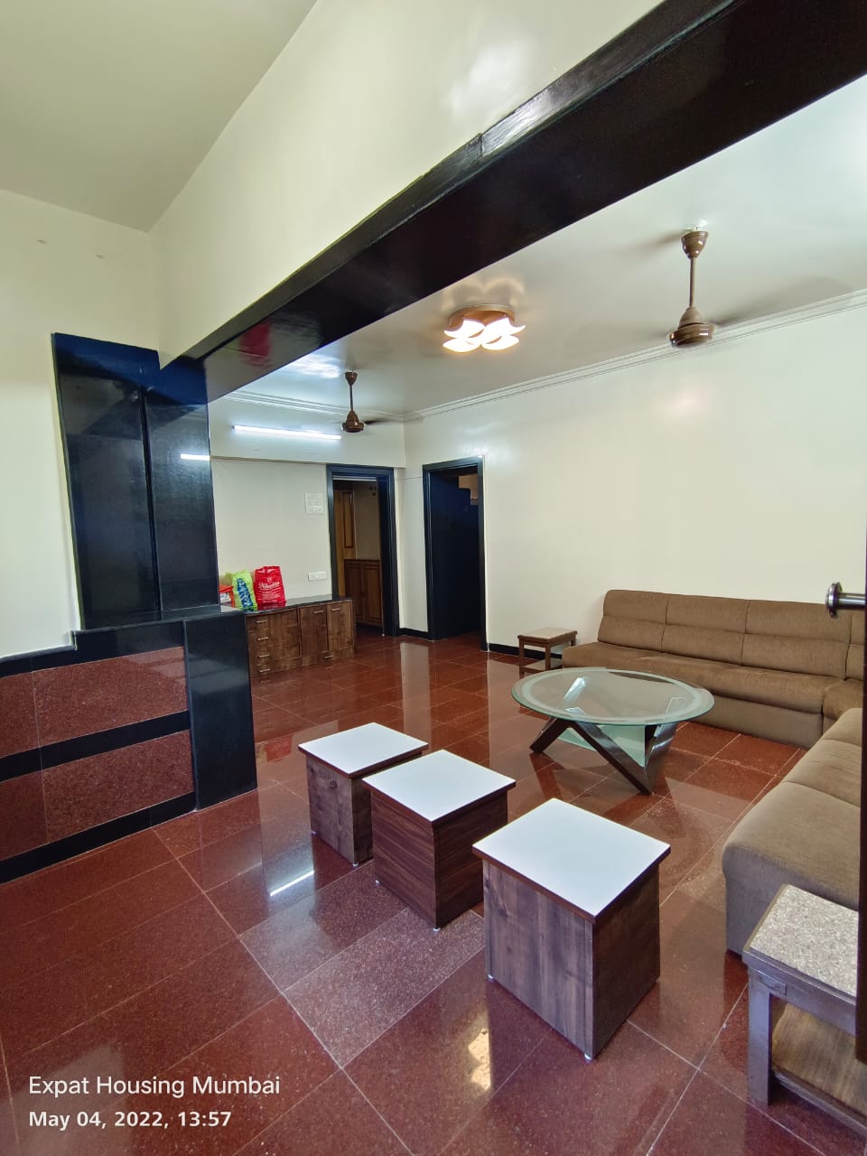 2 BHK 750 Sq.Ft. Apartment in Sangeeta Apartment Santacruz West